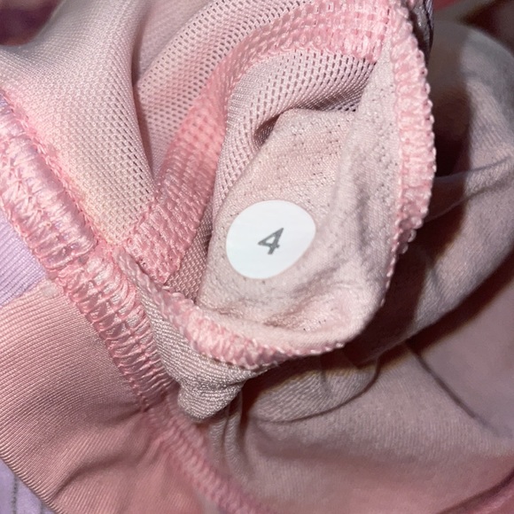 Lululemon - Picture 4 of 5